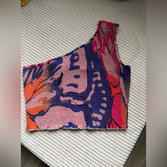 Anthropologie One-Shoulder Tropical Graphic Smocked Crop Top - Picture 2 of 2